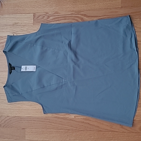 Banana Republic Flowy V-neck Overlap Tank - Picture 1 of 6